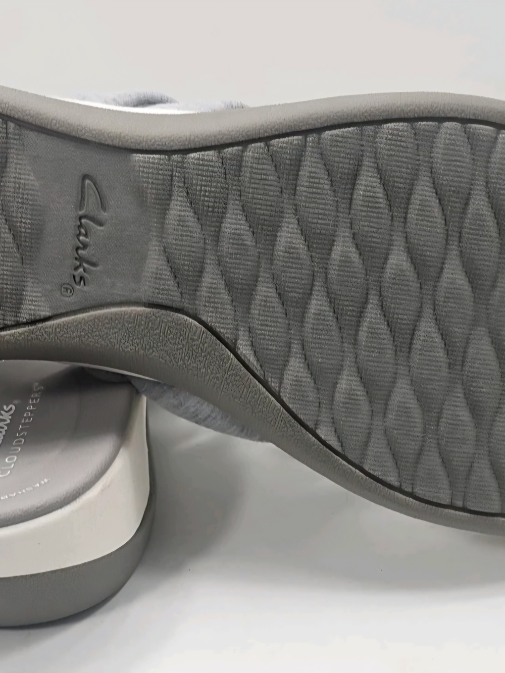 CLARKS CLOUDSTEPPERS Arla Kaylie Wedge Flip Flop Sandal Size 11 Gray Knot Thong - Picture 4 of 5